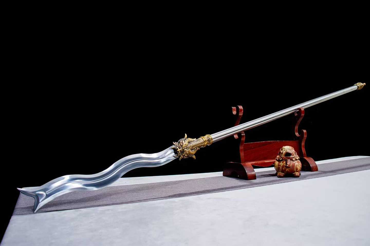 Thương Giao Vĩ Xà